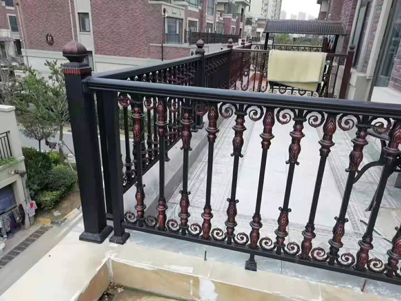 阳台护栏安装注意事项